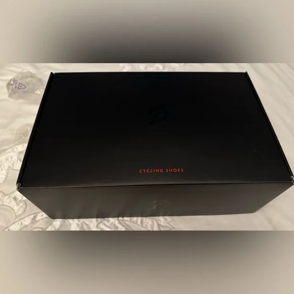 PELOTON CYCLING SHOES - Picture 12 of 14